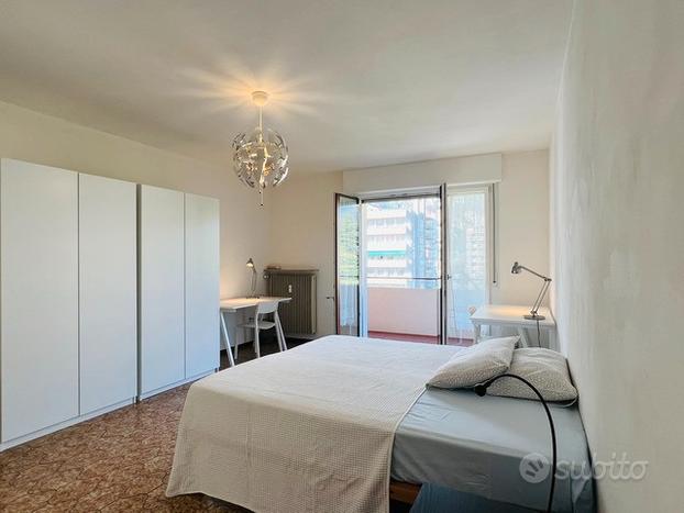 Due posti in ampia doppia con balcone da sett