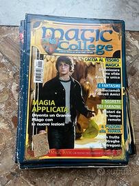 14 Riviste Magic College con inserti e posters