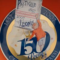 Tabella in metallo caramelle Leone . Misura 44 x 3