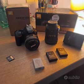Macchina fotografica Nikon D3500 con 2 obiettivi