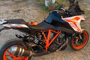 Ktm superduke GT 1290 tutti i pacchetti