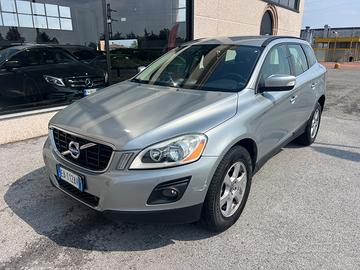 VOLVO XC60 2.4 D 163CV AWD Geartronic Momentum MOL