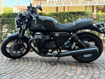 MOTO GUZZI V7 STONE