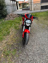 Ducati Monster 696