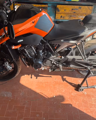 Ktm duke 790 incidentata