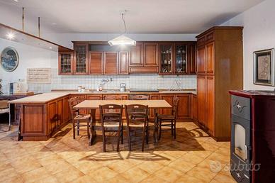 Villa di 180 m² con 4 locali a Viterbo