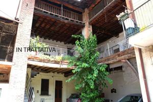 CASA DI CORTE A ORIGGIO