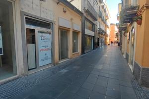 Via Pretoria locale commerciale mq. 45 netti