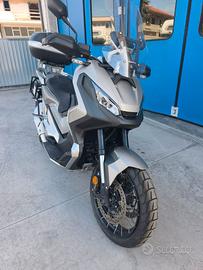HONDA X-ADV Cambio automatico + Bauletti Givi