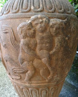 VASO TERRACOTTA ANTICO CON PUTTI IN BASSORILIEVO