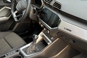 Audi Q3 identity Balck