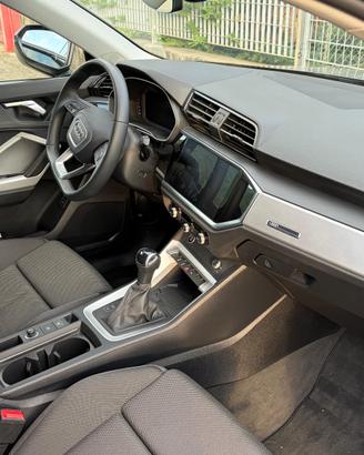 Audi Q3 identity Balck