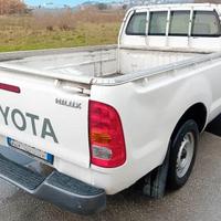 TOYOTA HILUX  2.5D-4D PICK UP