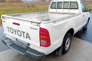 TOYOTA HILUX  2.5D-4D PICK UP