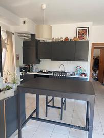Tavola con 2 Sedia