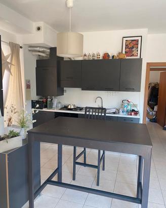 Tavola con 2 Sedia