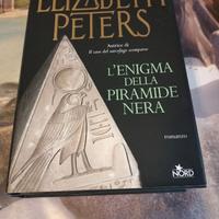 Libro l'enigma della piramide nera