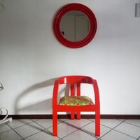 Sedia e specchio legno laccato rosso