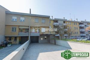 CASA INDIPENDENTE IN CENTRO CON BOX