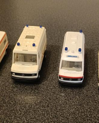 4 modellini Mercedes ambulanza 1\87