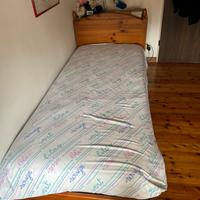 Letto in legno massello una piazza