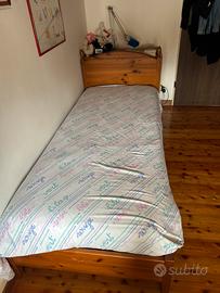 Letto in legno massello una piazza