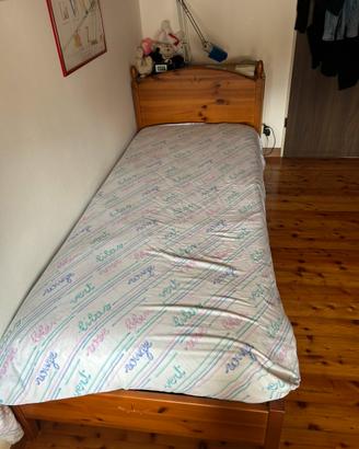 Letto in legno massello una piazza