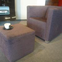 Poltroncina con pouff