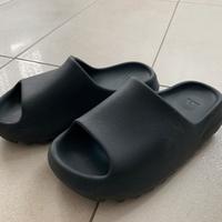 Adidas Yeezy slide nera