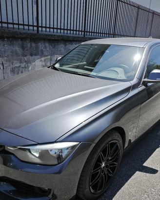 BMW 320d ENTRAAA