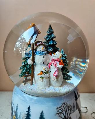 Palla di Natale con effetto neve