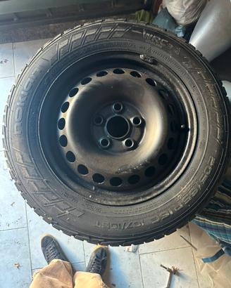 Vw caravelle t5 cerchi 16 pneumatici