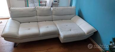 Divano bianco artigianale in pelle