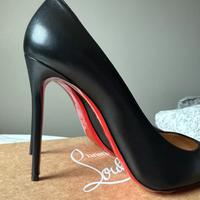 Louboutin nere