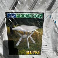 Tavolo e sedie da giardino