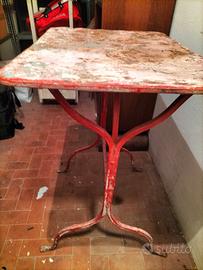 tavolo in ferro battuto 