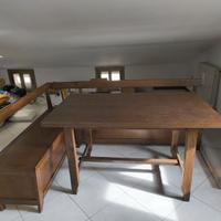Tavolo con 2 cassapanche in legno