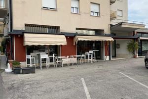 Bar/Tabacchi Avviato - Posizione e Bassi