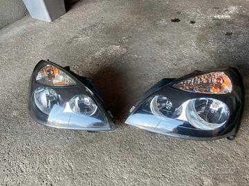 Fari anteriori renault clio
