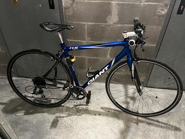 Bici con telaio da corsa