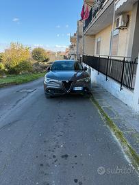 Alfa romeo stelvio Q4