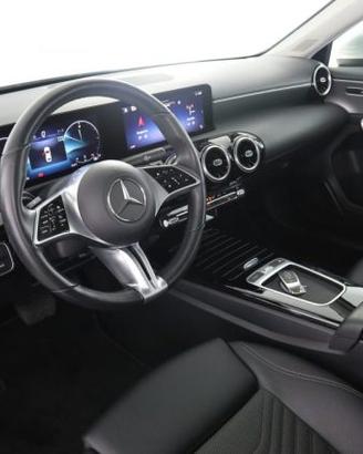 MERCEDES-BENZ A 180 A 200 d Automatic Progressiv