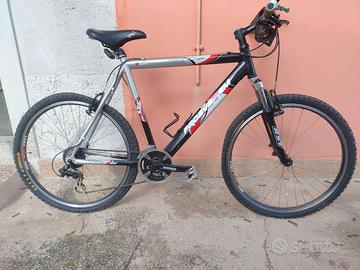 Bicicletta Mountain bike