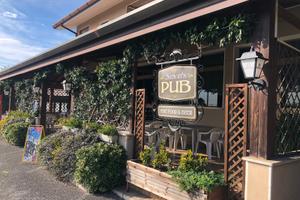 Pub con cucina