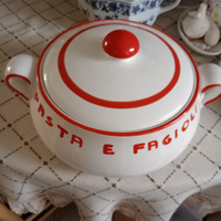 Ciotola con coperchio