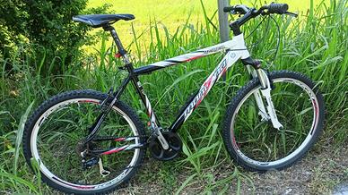 MTB Bicicletta MONTANA