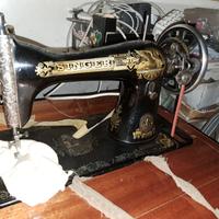 Macchina da cucire a pedale Singer 