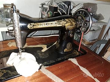Macchina da cucire a pedale Singer 