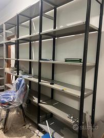 Scaffalatura ad incastro