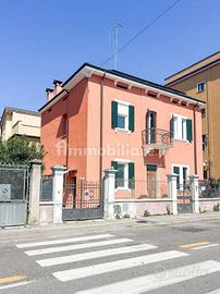 Intera palazzina ristrutturata a nuovo a Verona